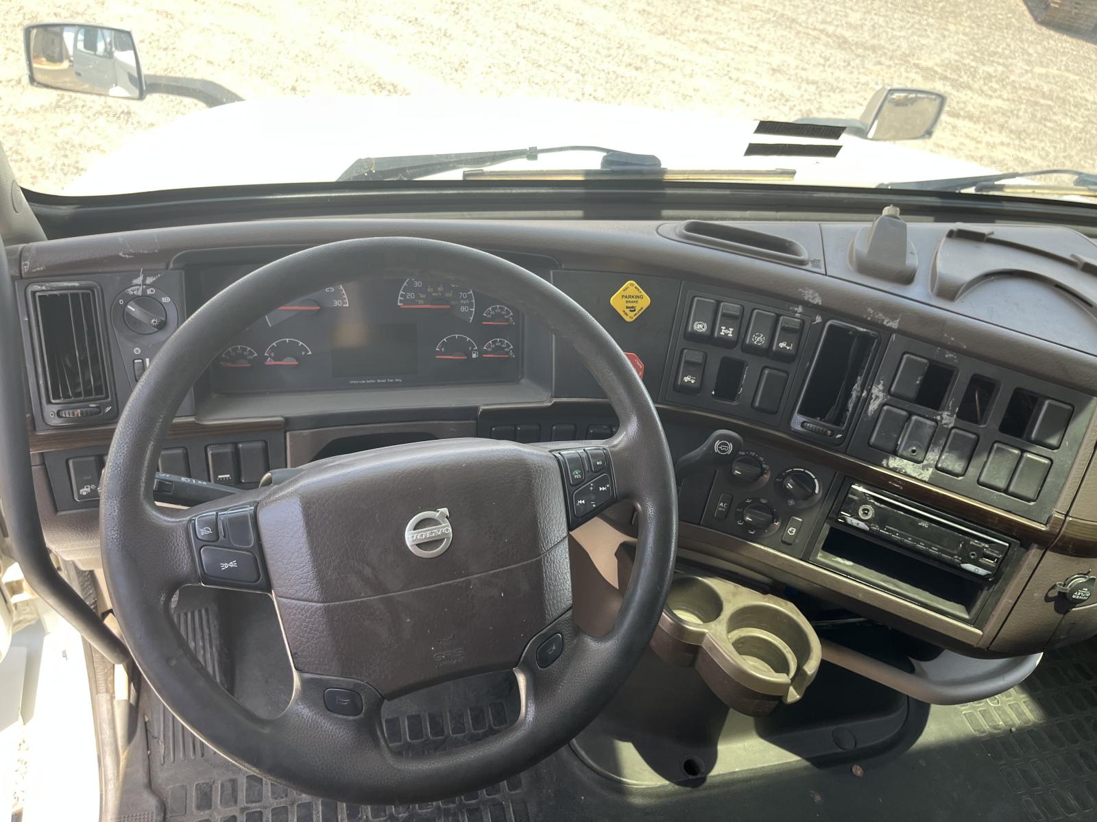 ./imagenes/INVOICE/2019/17169/VOLVO VNL64 (8).JPG